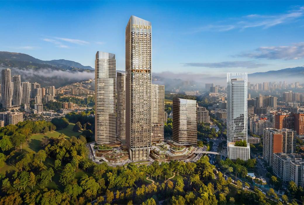 Trump Tower Tbilisi и башни Downtown Tbilisi над Центральным парком днём